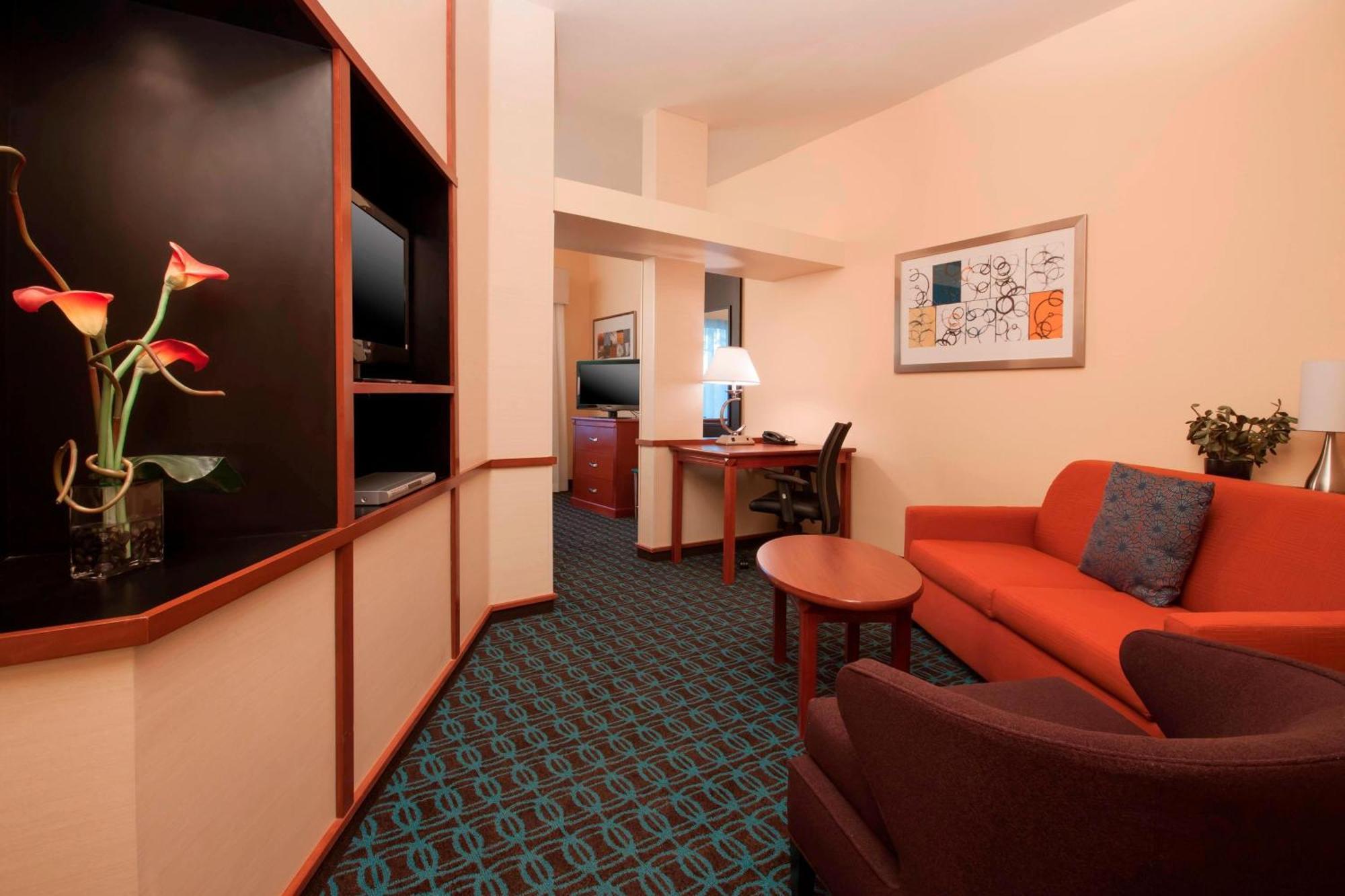 Fairfield & Hotel El Centro