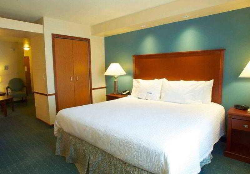 Hotel Fairfield & 3*