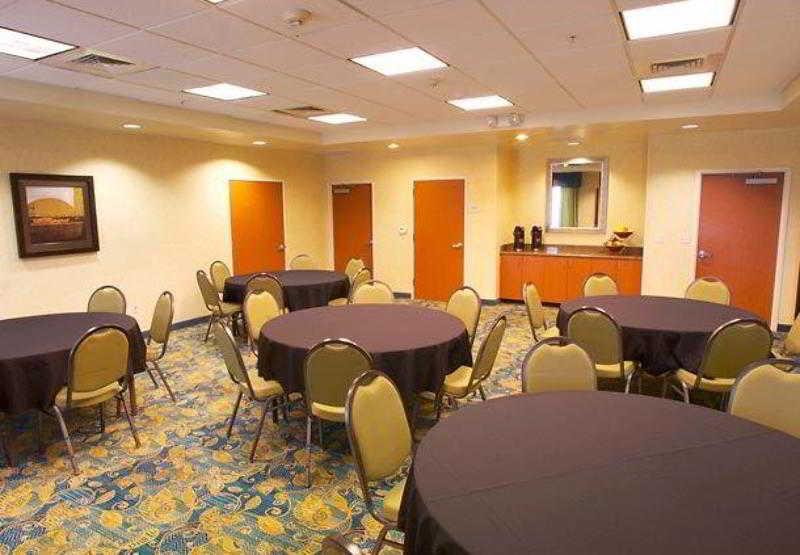 Fairfield & Hotel 3*